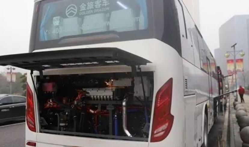 武汉首批10台氢燃料电池通勤客车正式交付，最大续航达500公里