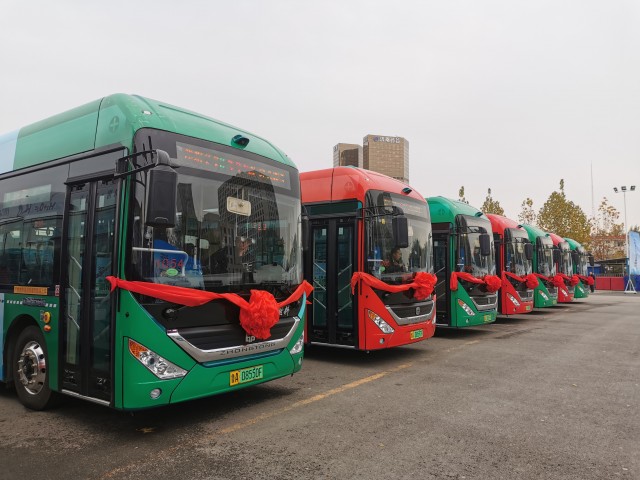 济南市氢能源燃料电池公交车交付及示范运行启动仪式举行