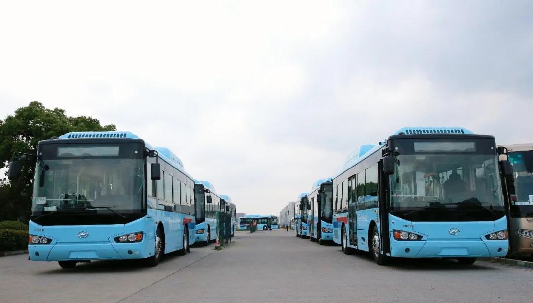 五星服务、清洁环保，199辆苏州金龙海格天然气公交陆续奔赴重庆
