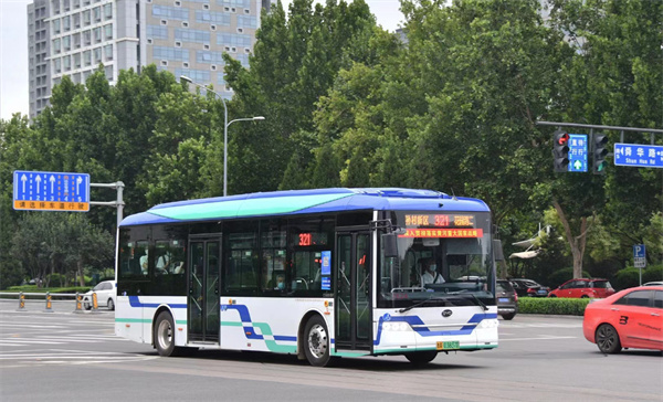 400台纯电动客车投运泉城，比亚迪携手济南公交打造绿色出行新名片
