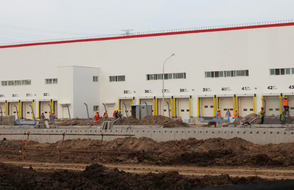 特斯拉上海超级工厂获准生产 国家电网已开始供电_