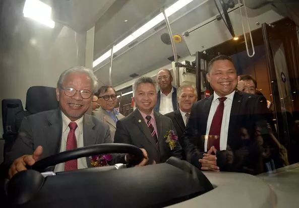 中车电动巴士开进马来西亚啦，感受一下热带风光！