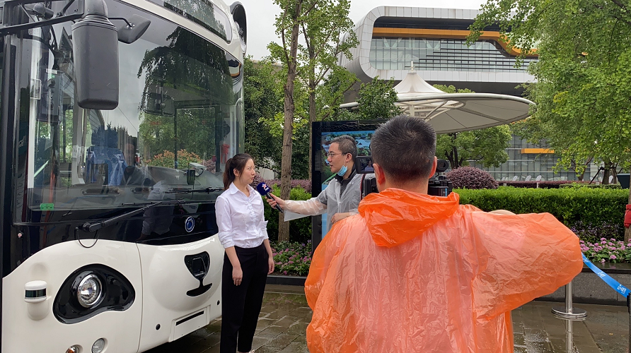推动智能客车商业化，熊猫智能公交车新一代智能客舱技术亮相2020 WAIC