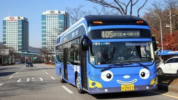 韩国首尔首批氢能公交正式上路，未来5年将推广1000辆