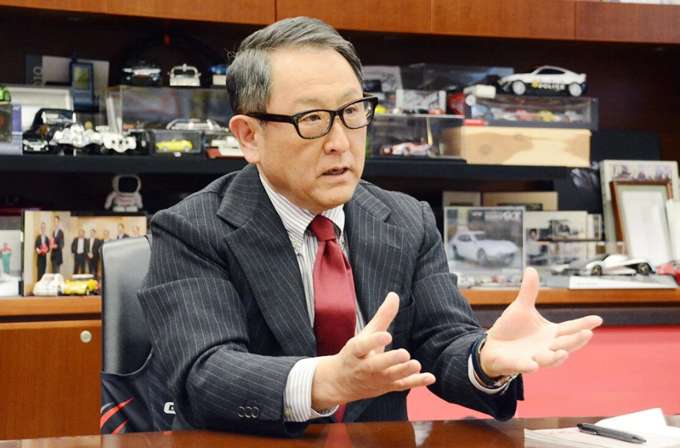 丰田汽车总裁丰田章男：汽车行业将因过于迅速转向电动车而崩盘