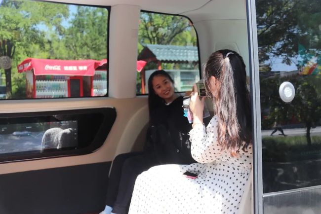全国首个景区5G无人驾驶巴士在洛阳龙门开跑