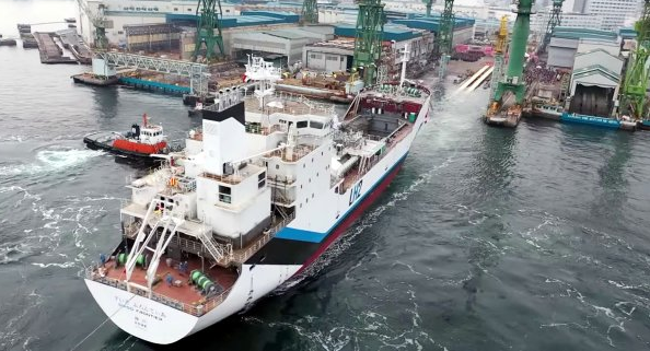 世界上第一艘液化氢运输船驶离日本