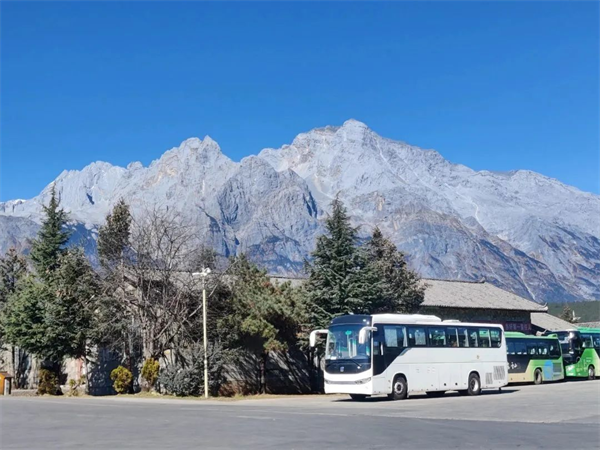 玉龙雪山上“氢”，燃料电池客车首开高海拔山地试运营