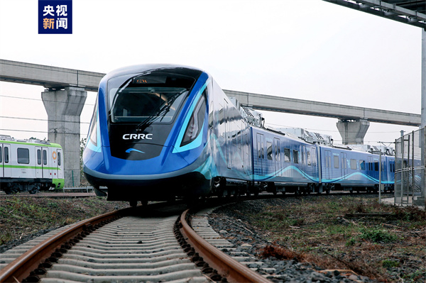 企业资讯：首款氢动力市域列车发布；国氢科技发布乘用车燃料电池产品战略……
