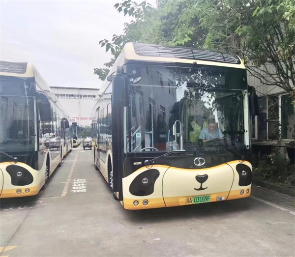 企业资讯：30台“熊猫”氢能公交车成都投运；飞驰燃料电池厢式运输车助力京津冀物流专线运营……