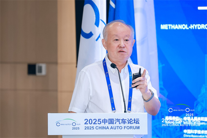 甲醇汽车：破解中国能源困局的“绿色密码”