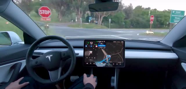 特斯拉发布Autopilot新数据 行驶里程达30亿英里_